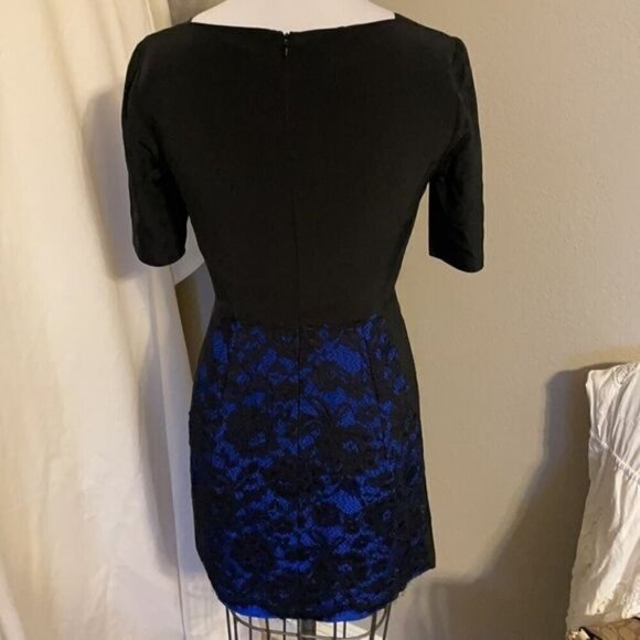 Tibi Royal Blue and Black Lace Short Sleeve Shift Dress 4 - Picture 6 of 12
